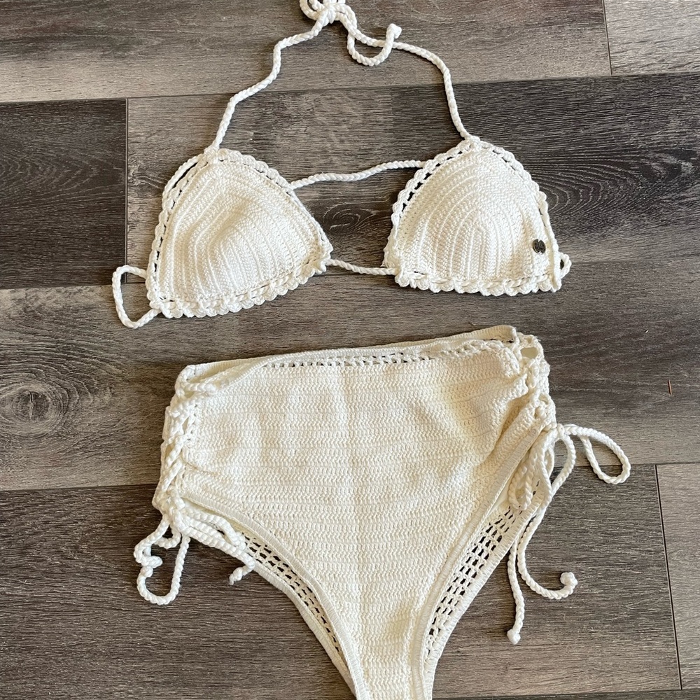 Billabong White Crochet high waist Bikini Set